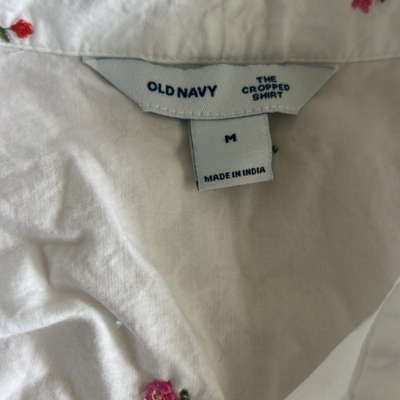 Old Navy Long Sleeve Cropped Button Up - Picture 4 of 10